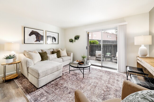 Hidden Oaks Village - Hidden Oaks Village Apartments
