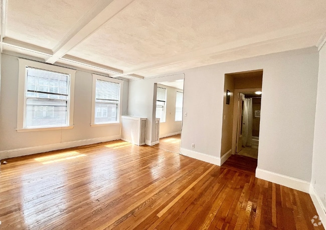 Building Photo - 124 Sutherland Rd Unit 5 Rental