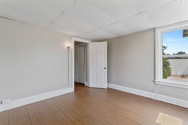 Building Photo - Spacious 3 Bedroom home Located in York, Pa!