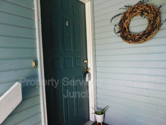 Photo - 570 Dawn Ct Unit 4