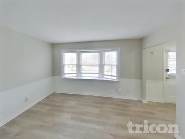 Photo - 2840 Mt Vernon Ave