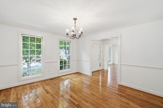 Photo - 2904 4th St N