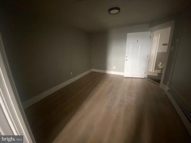 Building Photo - 202 N Main Ave Unit 5