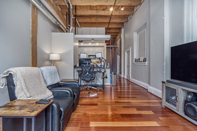 Building Photo - 815 Porter St Unit 111