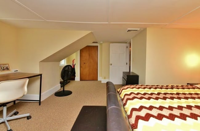 Building Photo - 6 Bournedale Rd Unit 6B