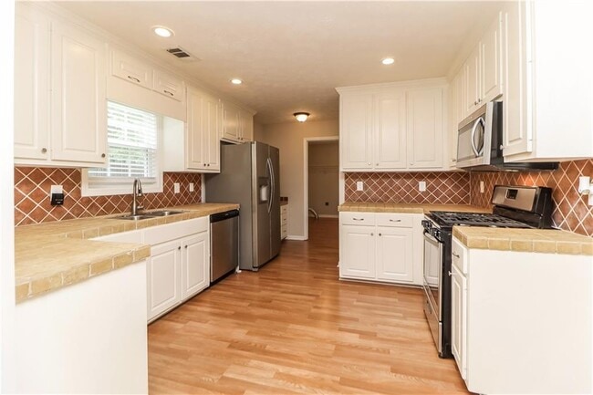 Photo - 1387 Bramlett Forest Ct SE