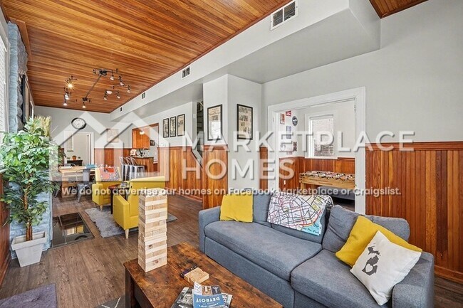 Photo - 1391 Woodbridge St