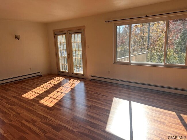 Photo - 120-122 Berkey Dr