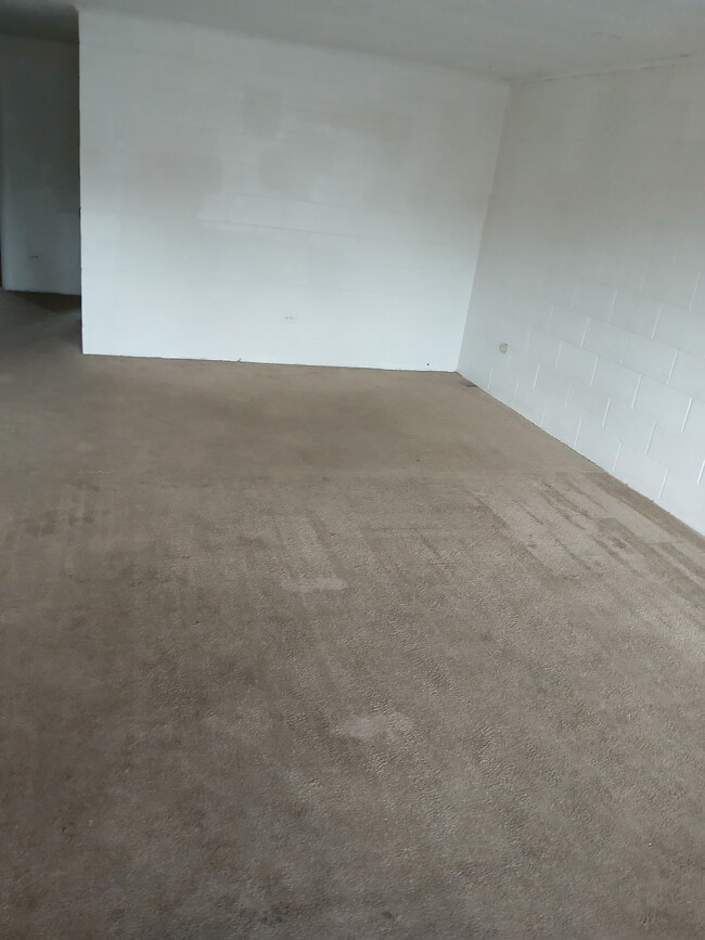 Living Room - 1051 S 4th Ave Unit 34