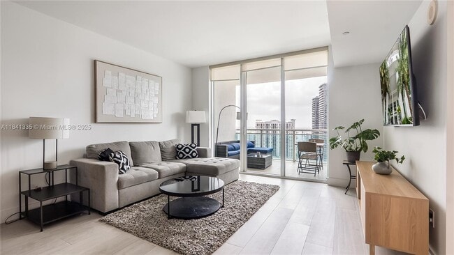 Building Photo - 950 Brickell Bay Dr Unit 3500 Rental