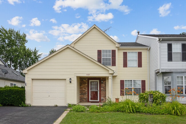 Building Photo - 1127 Ashbrook Dr