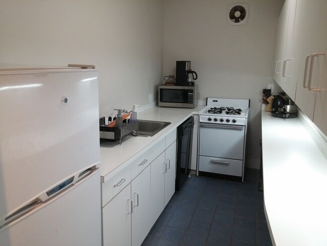 Photo - 1000 Memorial Dr Unit 2 REAR