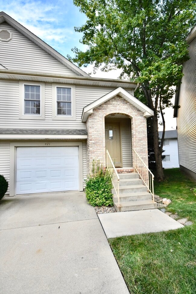 421 Park Creek Ct Condo Condo for Rent in Normal, IL