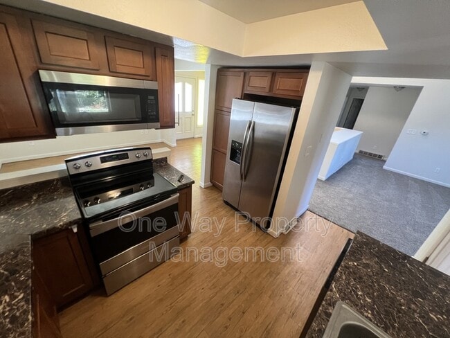 Photo - 629 Graefe Ave