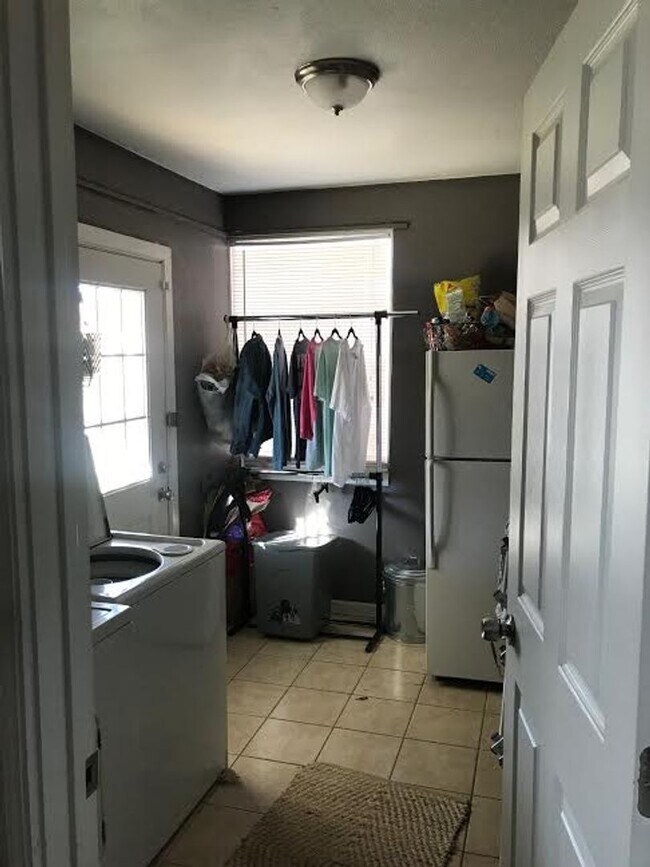 Photo - Pre leasing for fall 2026! 3/3 in Medical District!