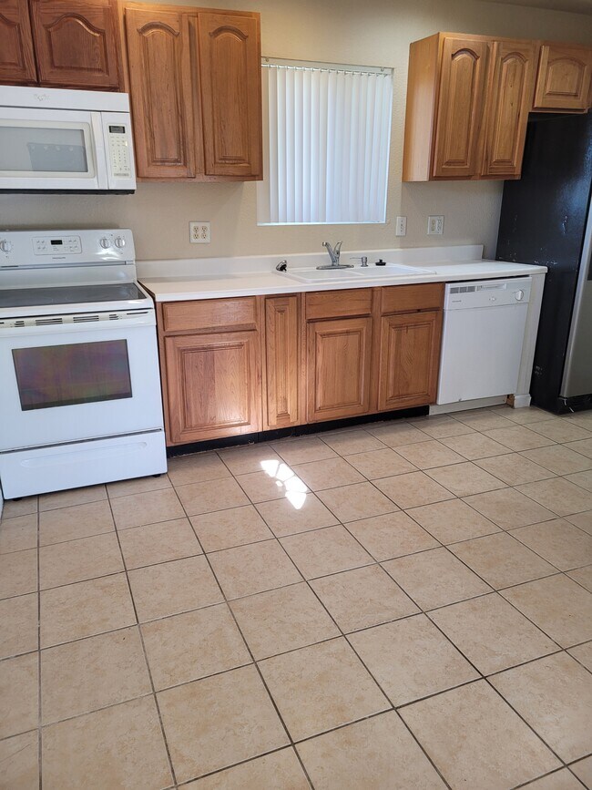301 Greenbriar Rd