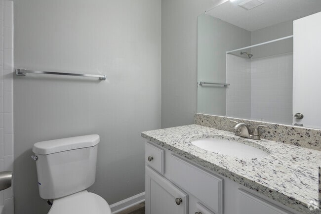 2BR, 2BA - 900SF - 2nd Bathroom