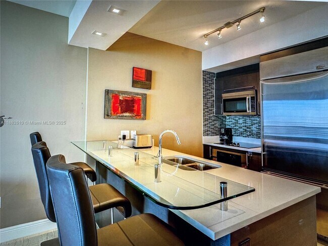 Photo - 500 Brickell Ave Unit 1600