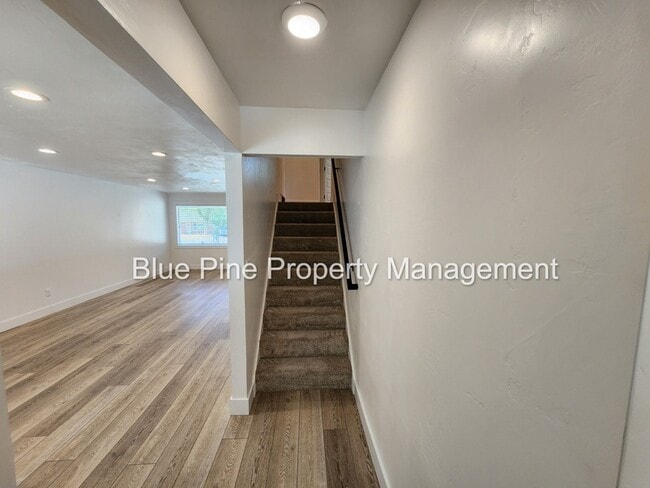 Photo - 1565 S Higbee Ave