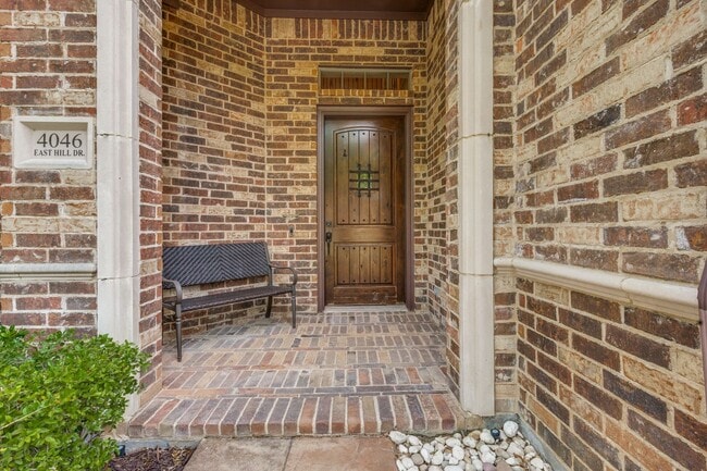 Photo - 4046 E Hill Dr