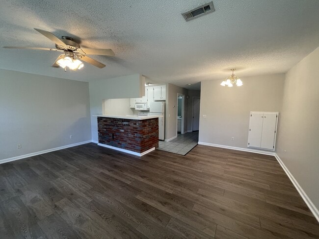 Photo - 112 Candle Brook Dr