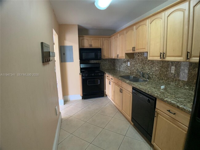 Photo - 7931 SW 104th St Unidad 214E