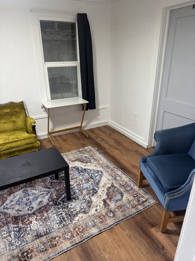 Photo - 1015 Pine Ave