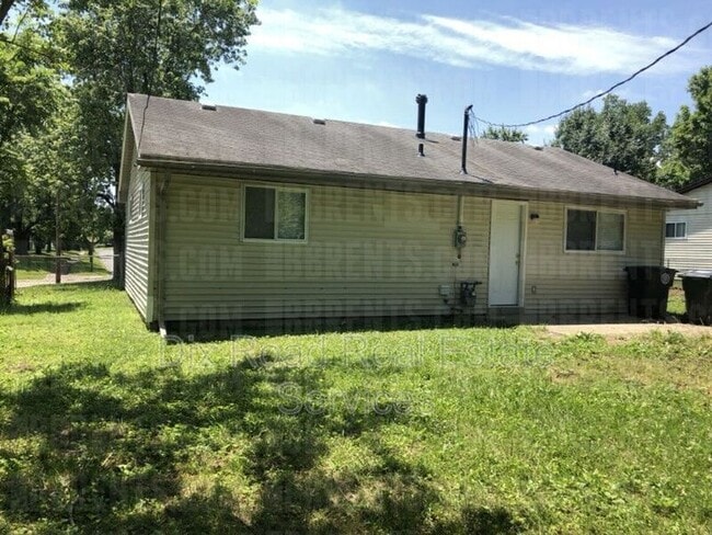 4855 Live Oak Dr