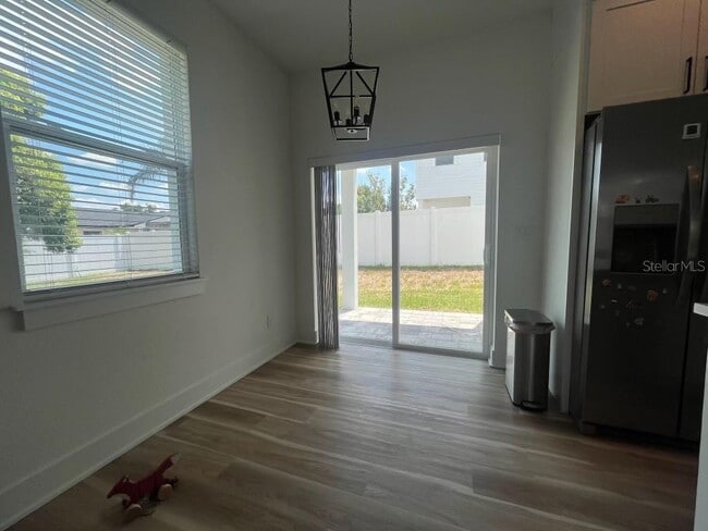 Photo - 1979 Peel Ave