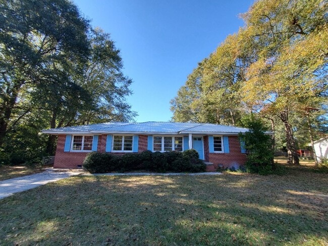 Photo - 1120 Edgewood Dr