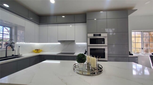 Building Photo - 1225 NE 32nd Ave