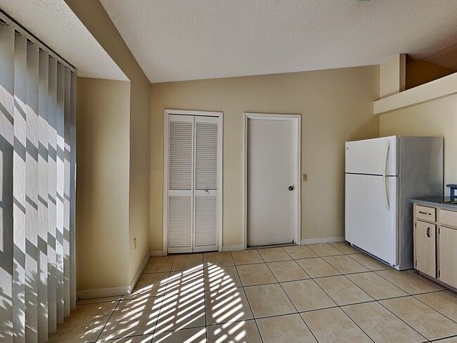 Photo - 2772 Sweet Springs St