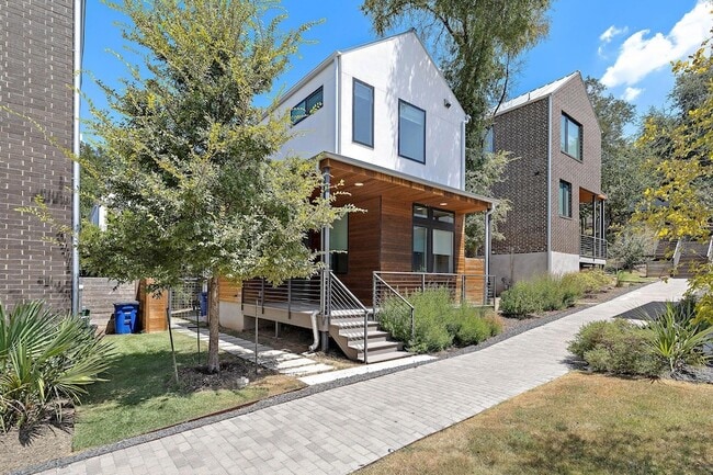 900 S 2nd St