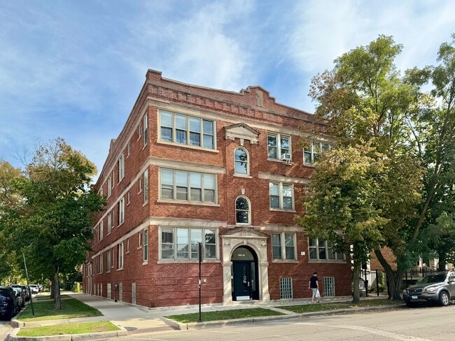 Photo - 2659 N Saint Louis Ave Unit 1