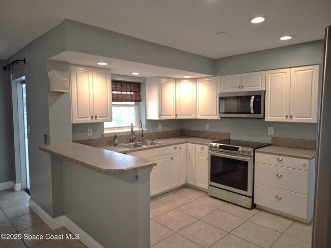 Photo - 120 Holiday Ln