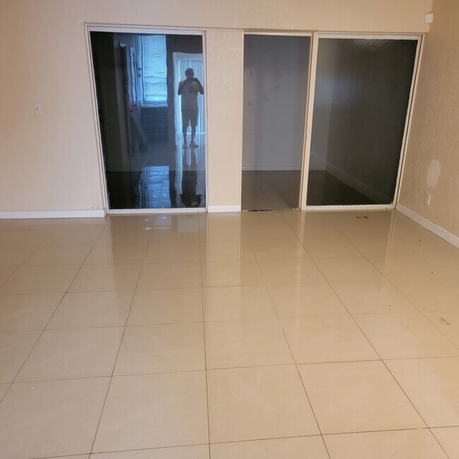 Photo - 3105 NW 5th Ter Unidad Terrace View Apartments