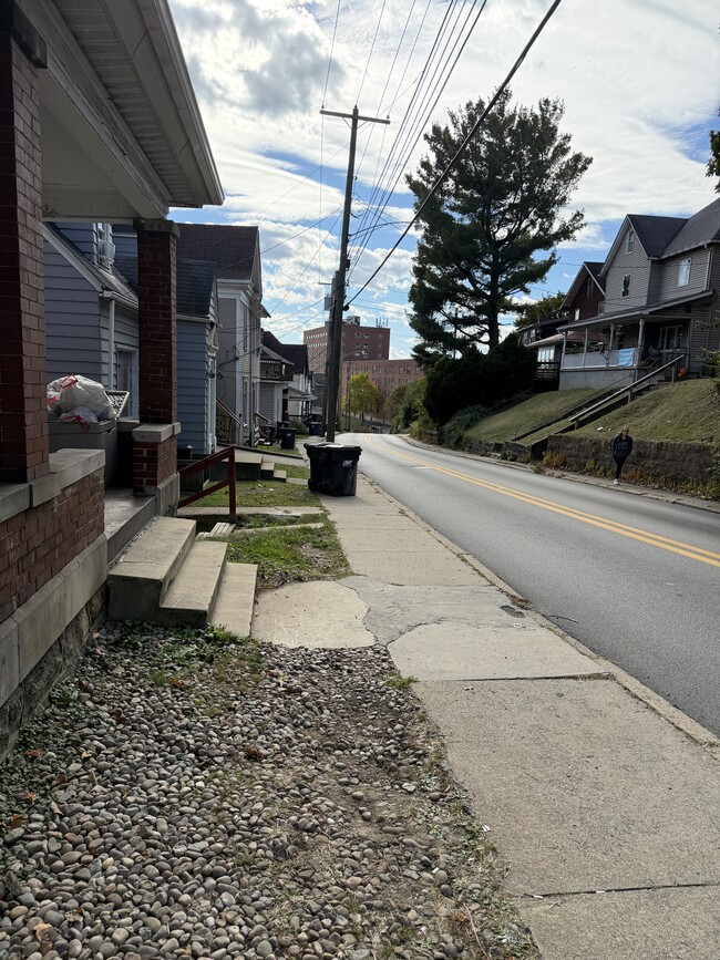 Photo - 728 Willey St Unit 4