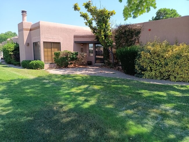 Building Photo - BEAUTIFUL HOME IN A PRIME LOCATION | Showings Coming soon!