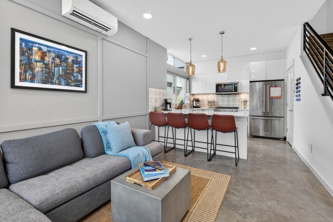 620b 10th Ave E Unit SI FL4-ID1562876P