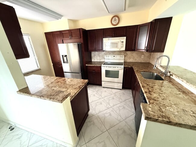 Photo - 7076 Huntington Ln Unit 608