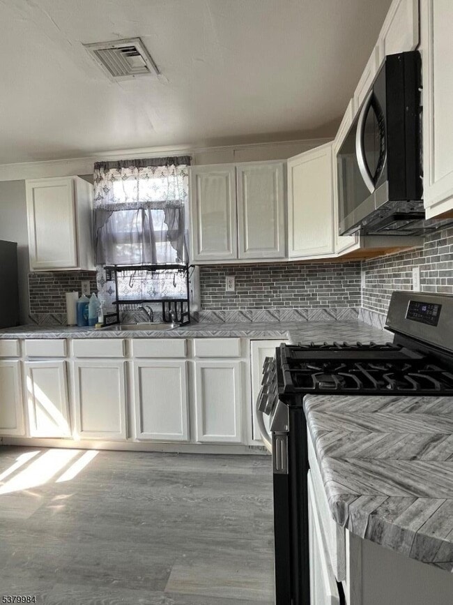 Photo - 826 E Curtis St