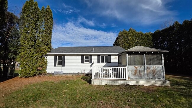 Photo - 13 E Brookfield Rd