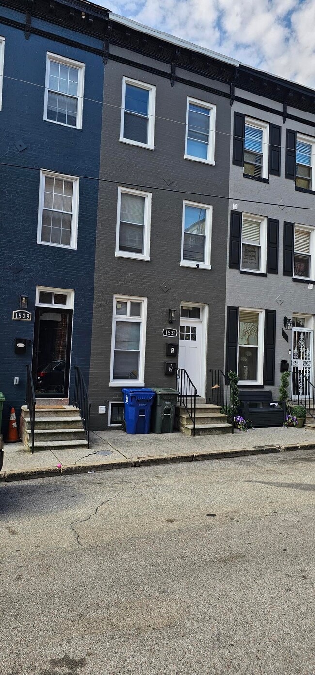 Building Photo - 1531 W Fairmount Ave Unit 1