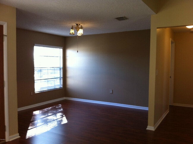 Photo - 803 White Pine Ave