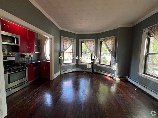 Building Photo - 11 Trowbridge St Unit 2A Rental