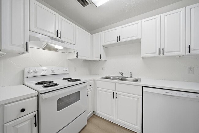 Photo - 13690 Orange Sunset Dr Unit 202