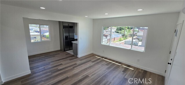 Photo - 833 E 92nd St