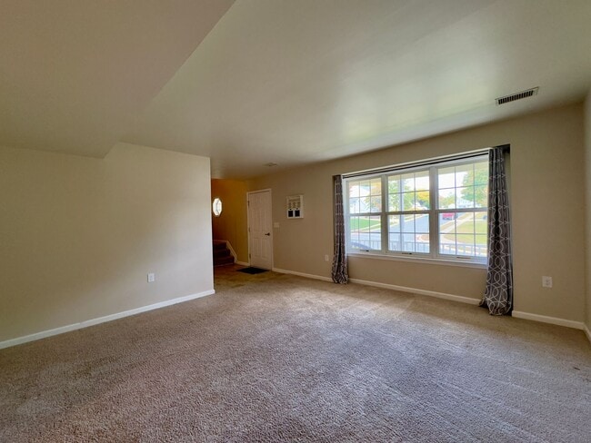 Photo - Charming 4 Bedroom/3.5 Bathroom Home in Ha...