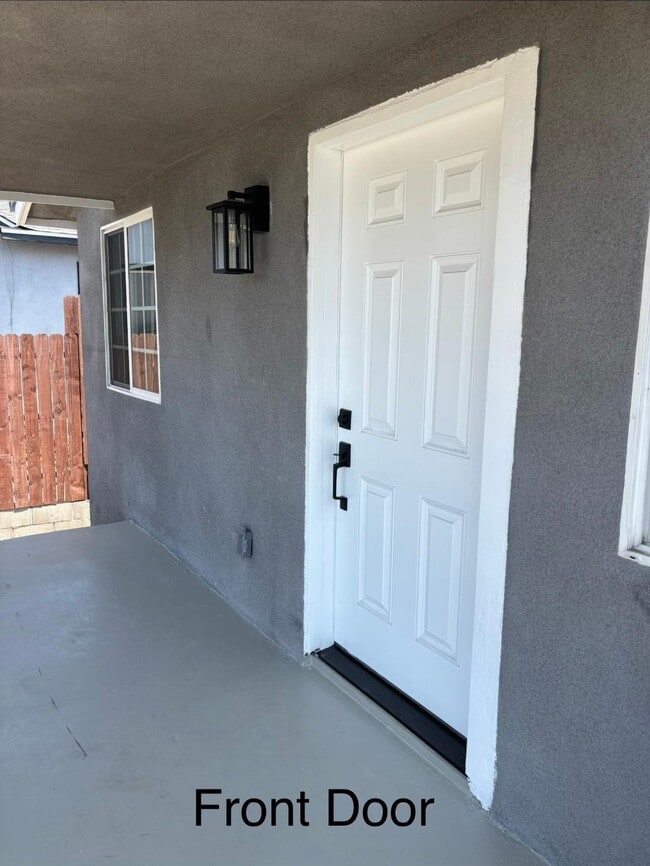 Photo - 932 N Gage Ave