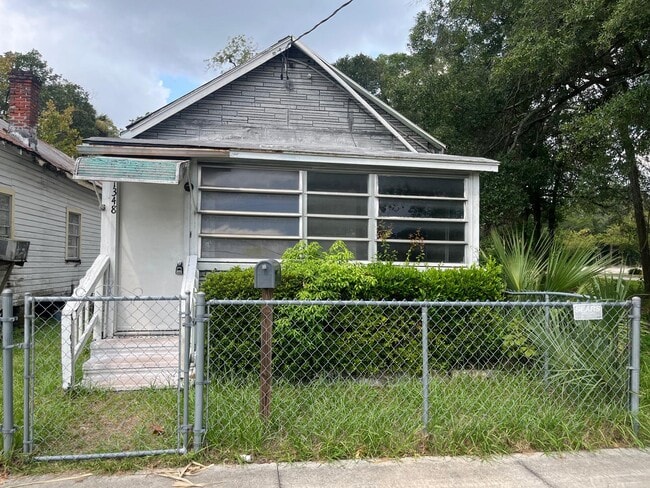 Building Photo - 1348 Spearing St